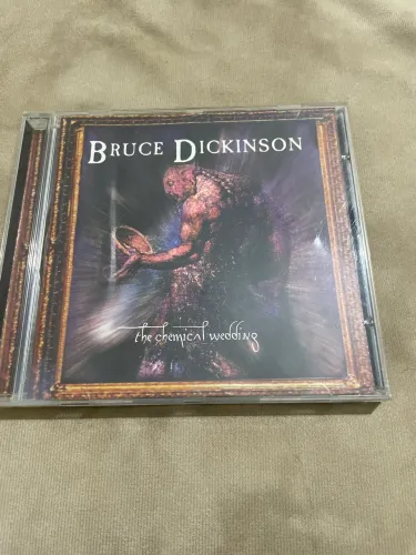 Cd do Bruce Dickinson , anthrax e Iron Maiden 