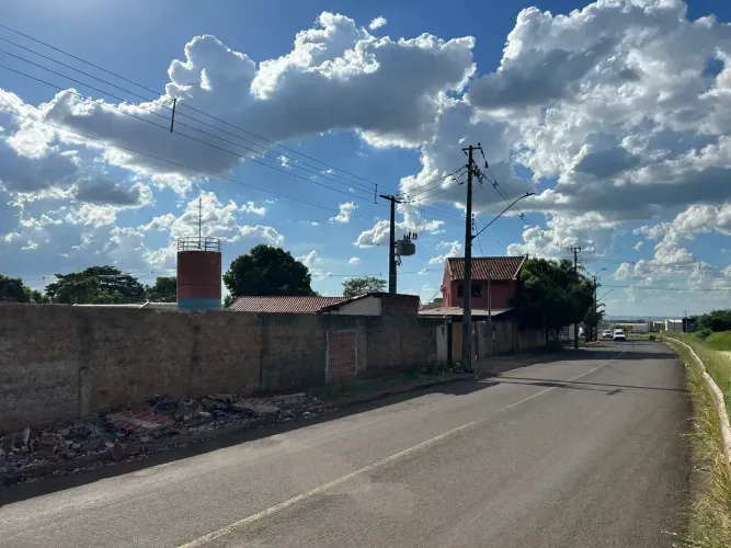 ótimo terreno com escritório e guarita 2.400 m²
