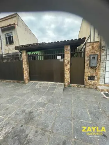 Excelente Oportunidade em Vila Kosmos!! Casa com 230m², sala, cozinha,área de serviço, dis
