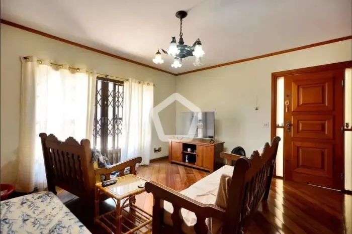 Sobrado confortável à venda 219m² em Alto de Pinheiros