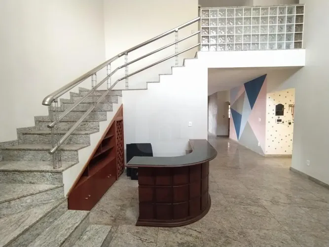Casa Estilo Sobrado para Venda No Jardim Patrícia