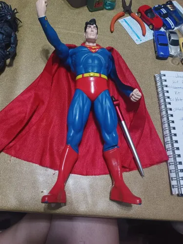 Super Man  34 cm com capa 