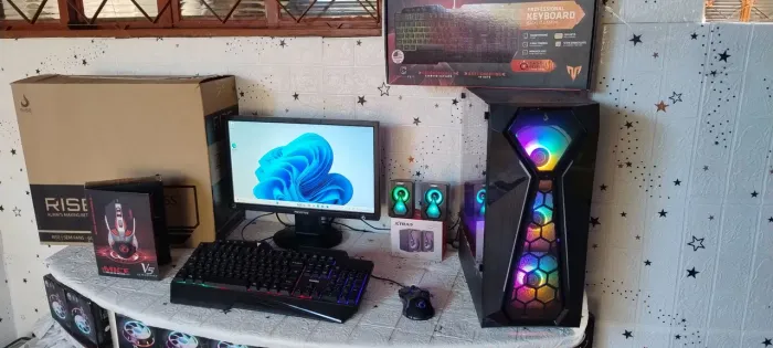 Computador i5, quarta geração, 16gb ram, ssd 240gb, monitor 19 LED HDMI