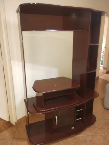 Estante Rack de Sala Mogno Brilhante
