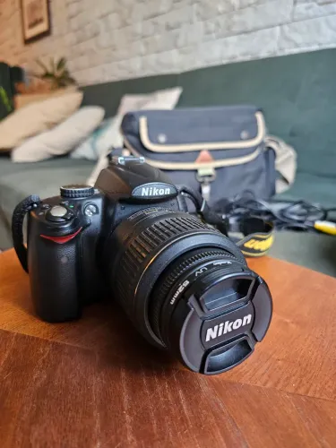 Nikon D5000 com lente 18-55mm VR + Acessórios