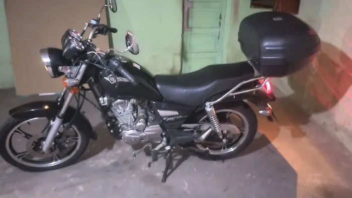 Vendo moto Haujue nova!!