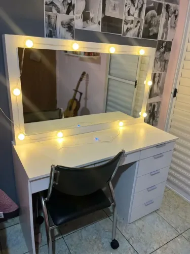 Vende-se essa penteadeira. 