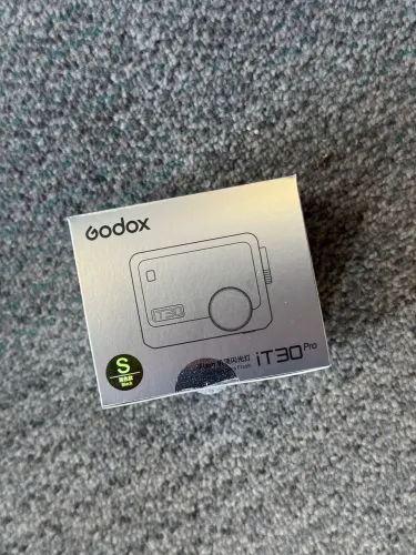 Flash Godox iT30 - Compacto Avançado com TTL Sony