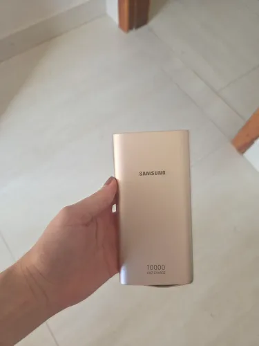 Bateria Externa Samsung Fast Charge 10.000 mAh na cor rosé