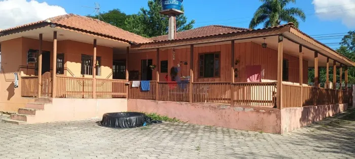 Chácara em Contenda com 3 quartos, pomar, tanque de peixes e 3.080m