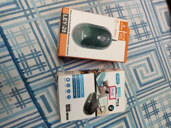 Mouse óptico novo