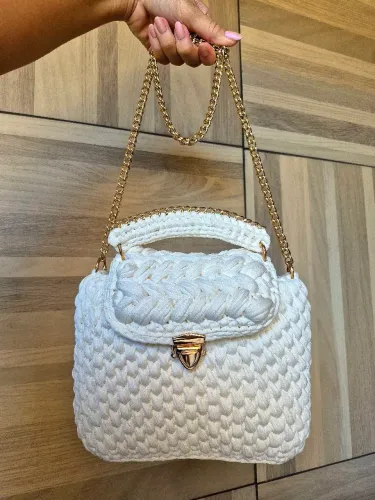 Bolsa branca em crochê (NOVA)