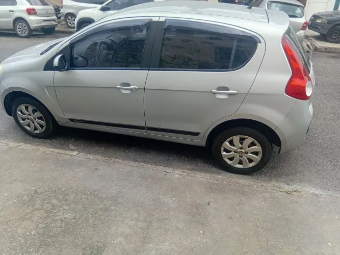 Fiat Palio Attractive 1.0 EVO Fire Flex 8V 5P 2013
