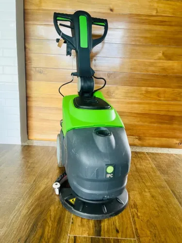 Lavadora de Piso IPC CT15 (à Bateria)