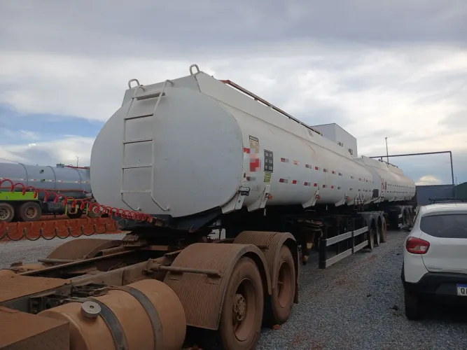 Rodotrem FACCHIN 9 eixos tanque 2014. 58.000 litros 