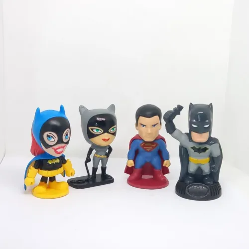 Lote 4 bonecos Liga da Justiça Lacta e Bob's