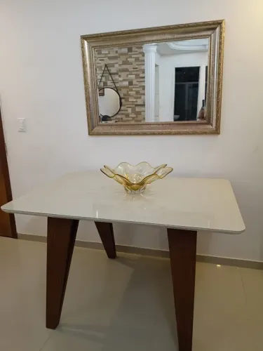 Vendo mesa lar shopping laqueada de vidro 1,20 x 90cm