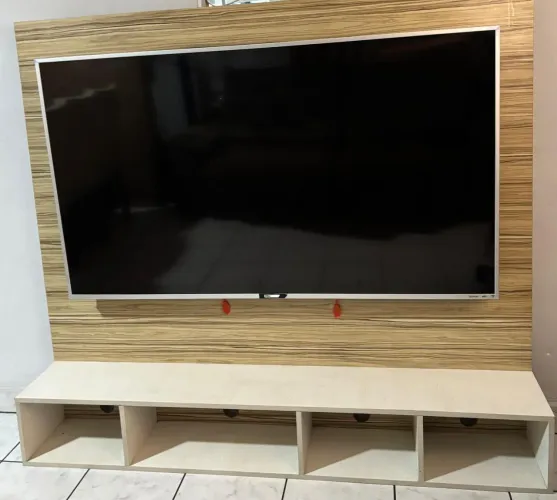 Televisão Led 4k Philco 65 polegadas + painel com suporte