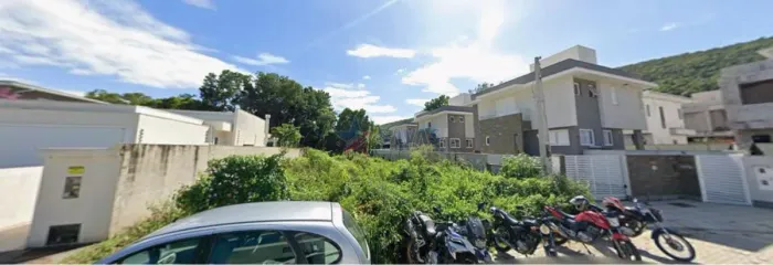BELO TERRENO PLANO, PRONTO PARA CONSTRUIR