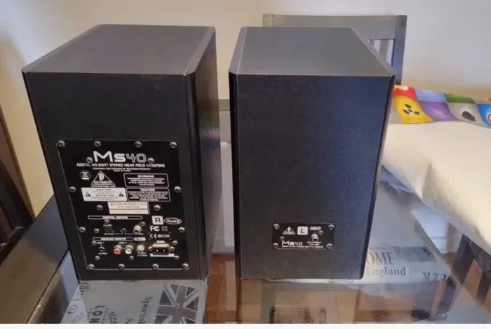 Monitores de Áudio Behringer MS40