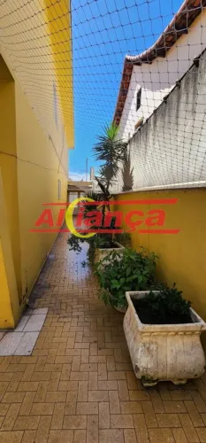 Sobrado para Venda com 3 Dormitórios e 2 Vagas - Ponte Grande