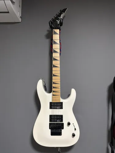 GUITARRA JACKSON JS32 SNOW WHITE