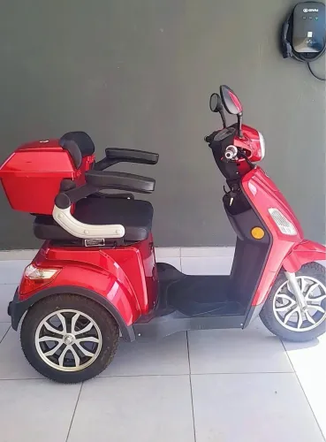 Triciclo elétrico 