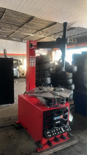 DESMONTADORA DE PNEUS TRIFÁSICO