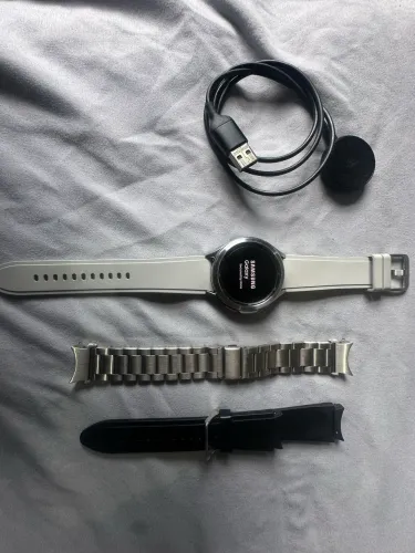 Relógio Galaxy Watch 4 Classic Bt 46mm 16gb 1,5 Ram Prata Samsung - Excelente