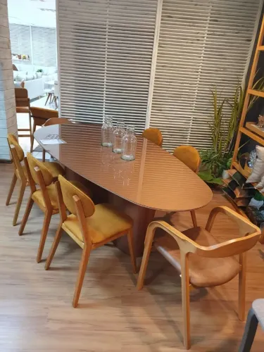 Mesa de jantar Scarlet orgânica 2.40 cobre tampo vidrore rampo