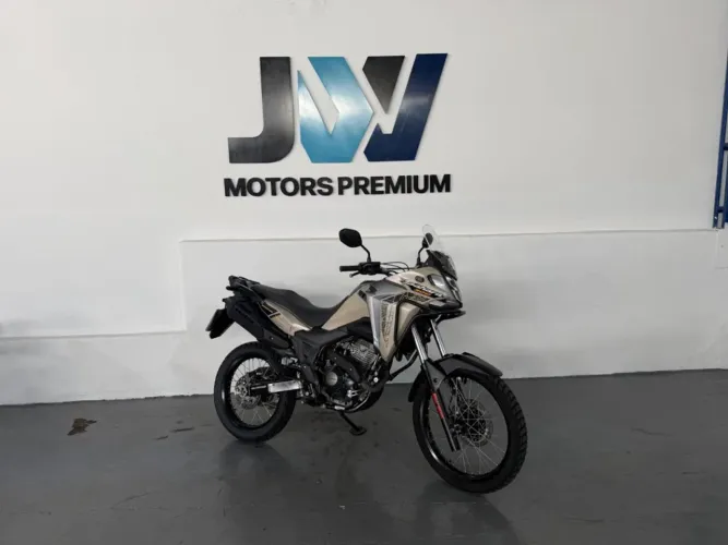 Honda Xre 300 sahara adventure 2025