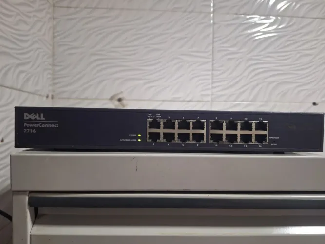 Switch Dell PowerConnect 2716 Gigabit 16 Portas 10/100/1000 (Gerenciável)