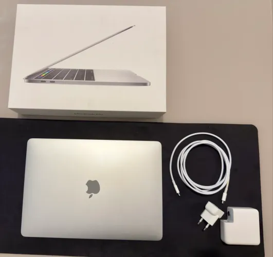 MacBook Pro 2016 com Touch Bar - Excelente desempenho e conservação