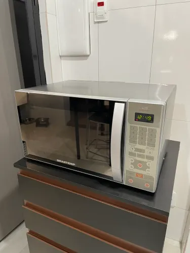 MICROONDAS INOX 30 LITROS EM PERFEITO ESTADO