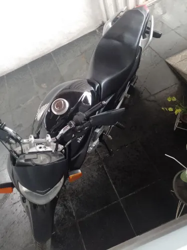 Cb 300, vendo, muito conservada