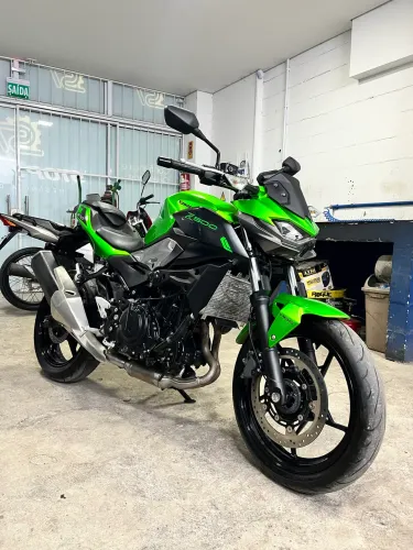 Vendo Kawasaki Z 500 ano 2025