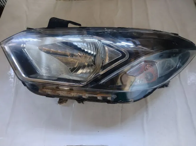 Farol Prisma 2018/2019 Com Led Lado Esquerdo