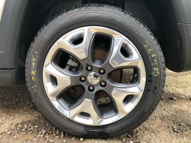 Rodas com pneus novo Jeep compass aro 18