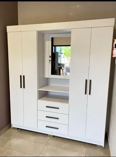 - Vendo "Guarda Roupa 6 Potas Com Espelho _NoVO