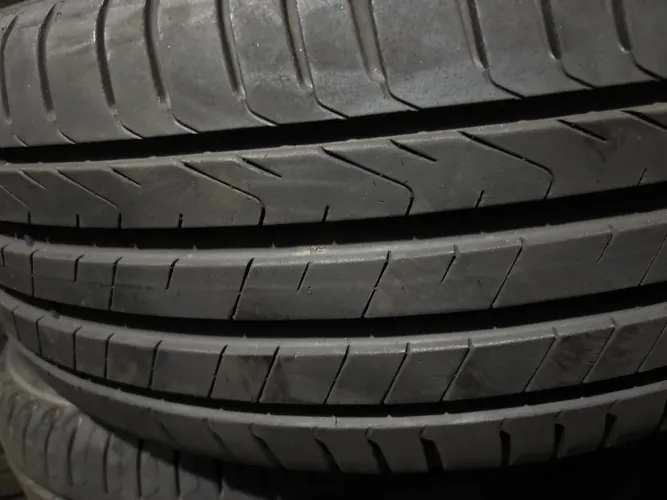 Pneu 205/55/17 Pirelli Cinturato P7 semi novo sem defeito 
