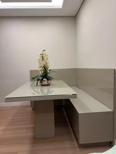Mesa Canto Alemão MDF Laqueada Cinza com 2 Baús.