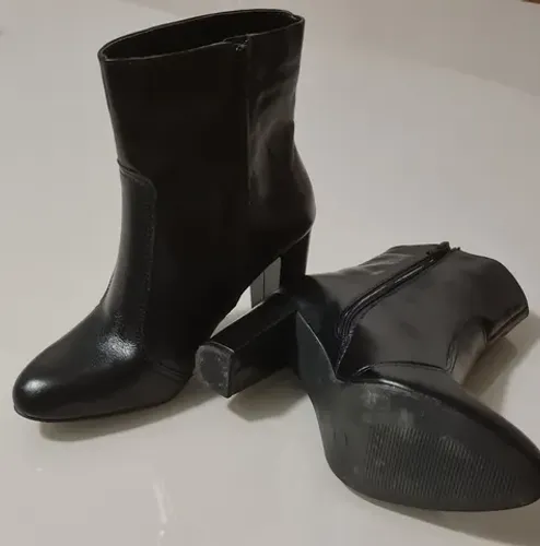 Bota 36 usada só uma vez 