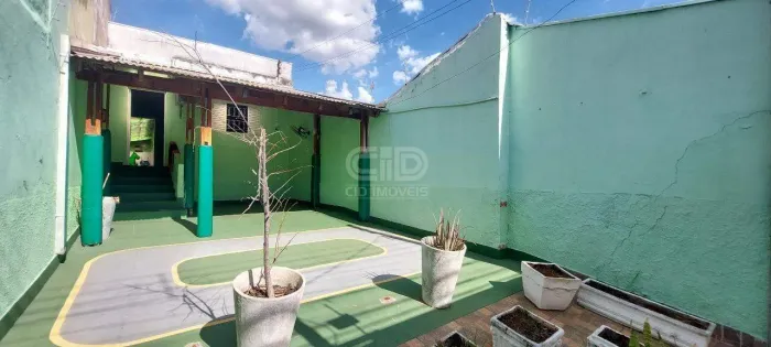 Casa comercial com aproximadamente 490m² no bairro Jardim Cuiabá