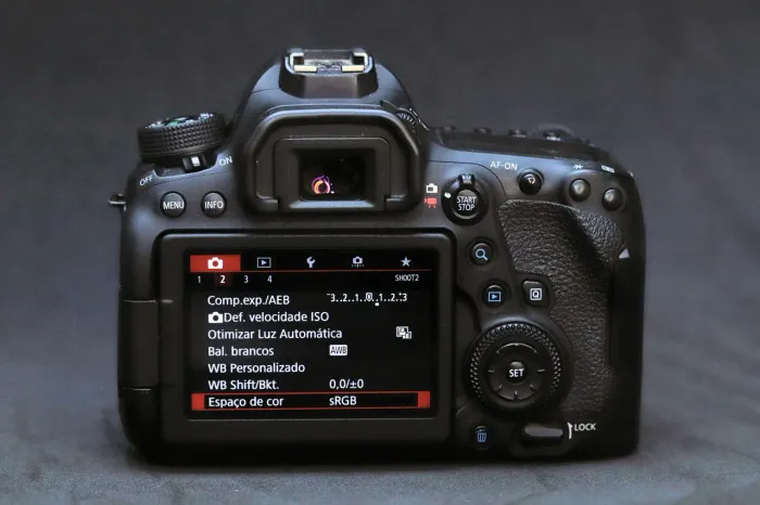 Câmera  canon eos 6D Markii -FULL-FRAME , NFC,Wi-Fi, GPS  super concervada