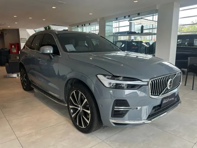 Volvo XC-60 T-8 (híbrido) 2023 C/16000KMS - Ivan Melo 2 1 9 6 4 9 4 3 0 0 7 WhatsApp