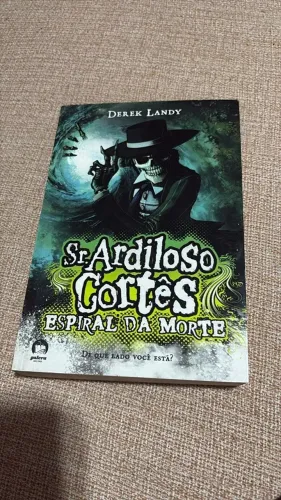 Livro: Sr. Ardiloso Cortes Autor: Derek Landy Editora: Record