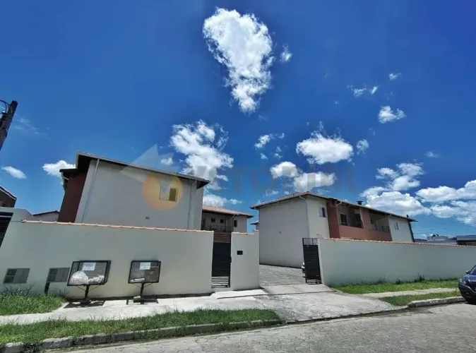 Casa com 2 dormitórios à venda, 65 m² por R$ 400.000,00 - Pontal de Santa Marina - Caragua