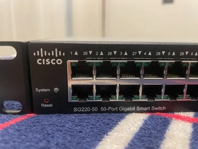 Switch Cisco SG220-50 - 50 Portas Gigabit para Redes Empresariais