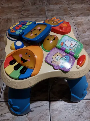 Mesa de atividades Fisher-Price para bebês