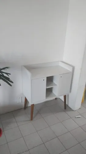 Cantinho do café Organizador Branco com Pés de Madeira